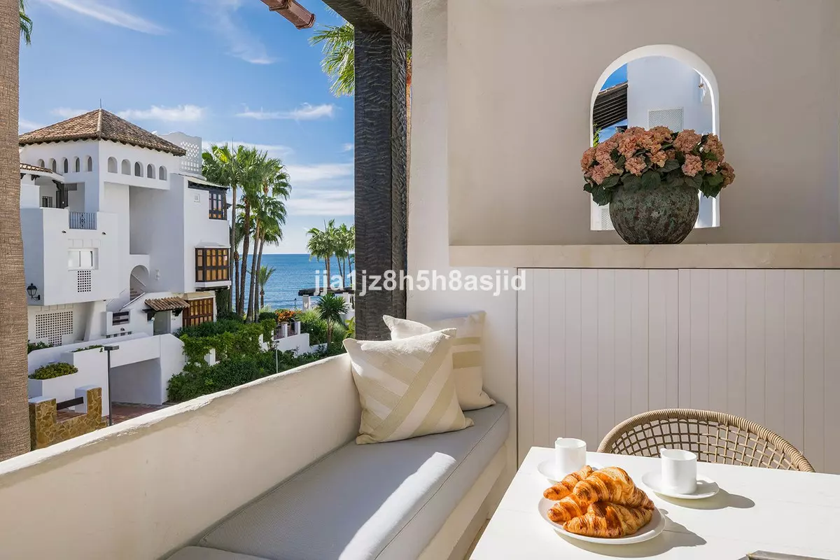 3-bedroom Apartment In Marbella, Spain (136 M²)