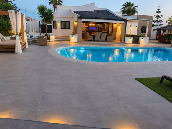 5-bedroom Villa In Torrevieja, Spain (280 M²)