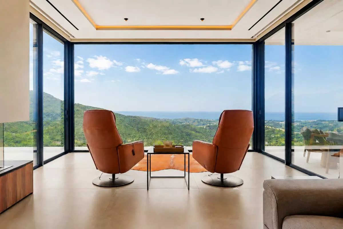 5-bedroom Villa In Benahavis, Spain (460 M²)