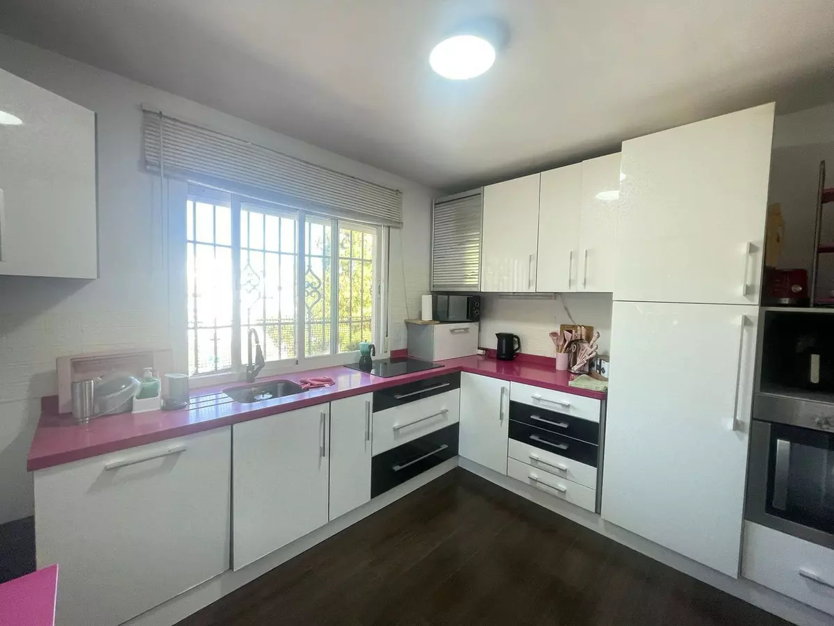 3-bedroom Town House In Estepona, Spain (187 M²)