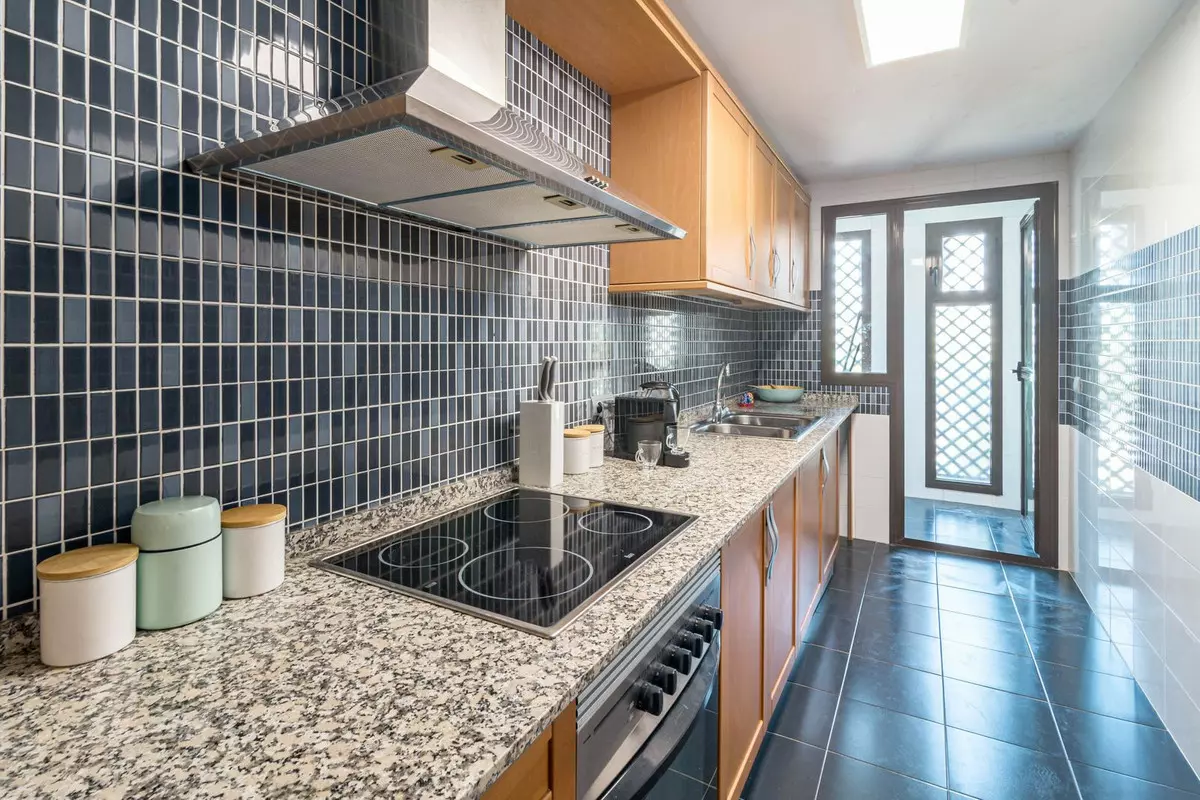 2-bedroom Apartment In Estepona, Spain (97 M²)