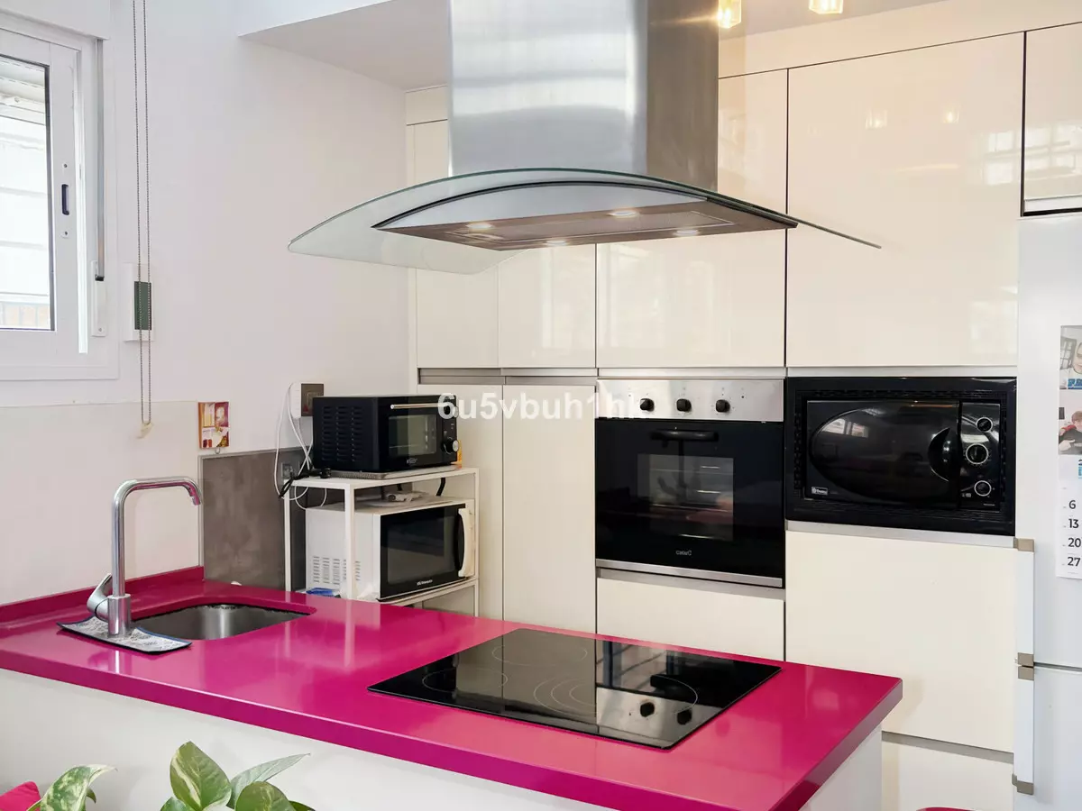 3-bedroom Town House In Málaga, Spain (121 M²)