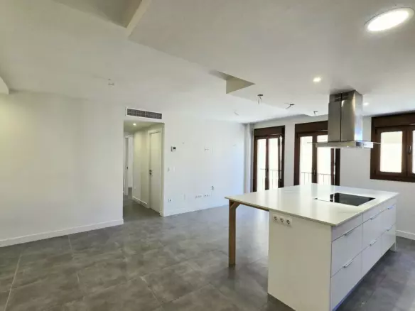 3-bedroom Apartment In Málaga, Spain (102 M²)