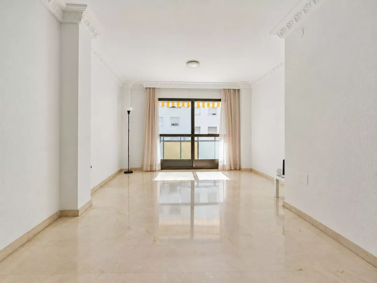 3-bedroom Apartment In Estepona, Spain (107 M²)