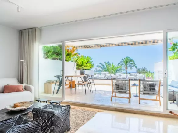 2-bedroom Apartment In Marbella, Spain (170 M²)