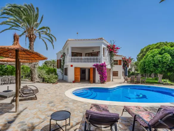 4-bedroom Villa In Orihuela, Spain (300 M²)
