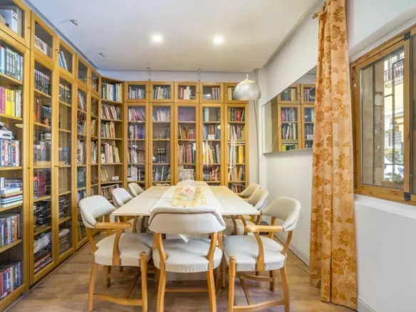 5-bedroom Apartment In Málaga, Spain (195 M²)
