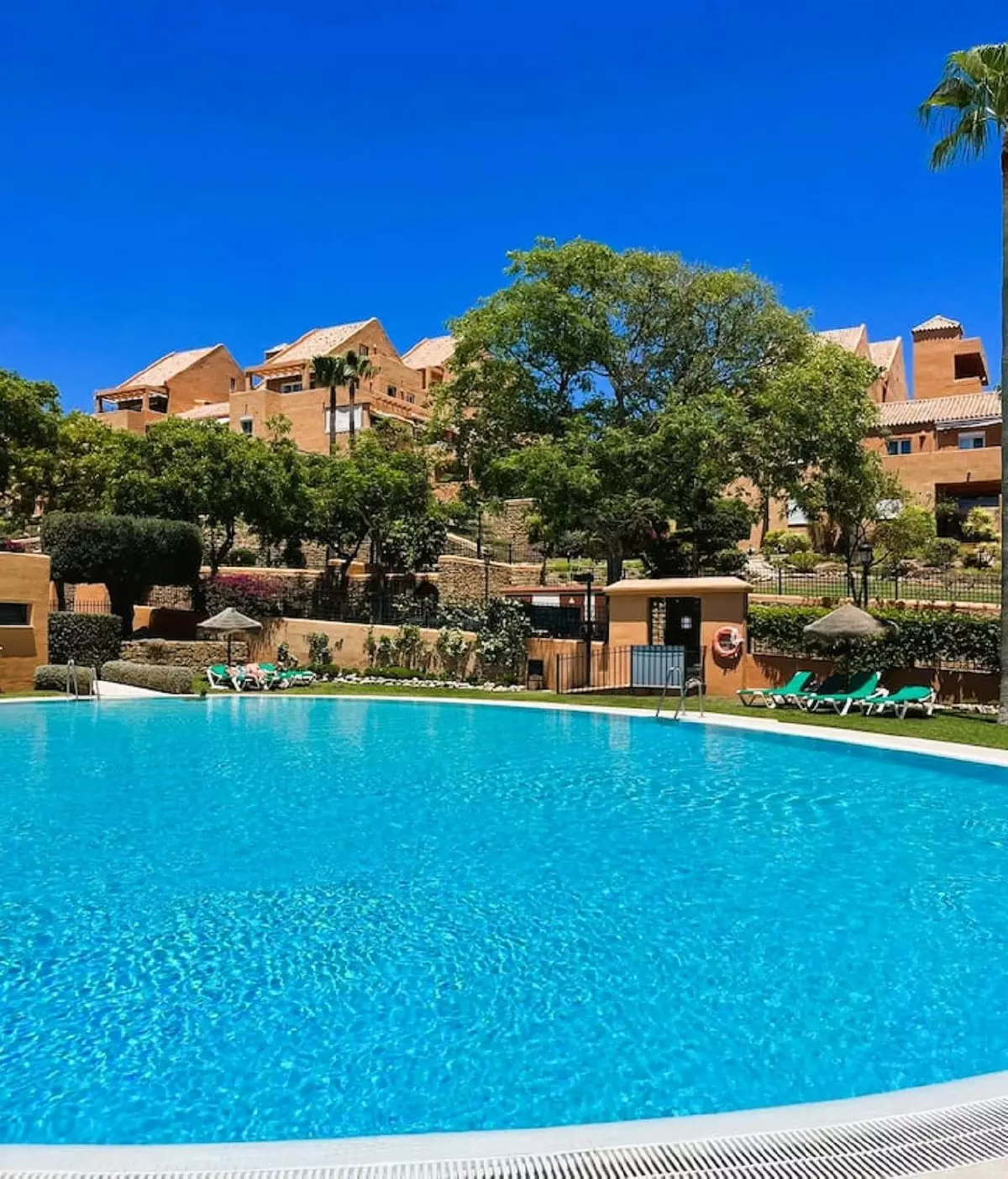 2-bedroom Apartment In Marbella, Spain (121 M²)