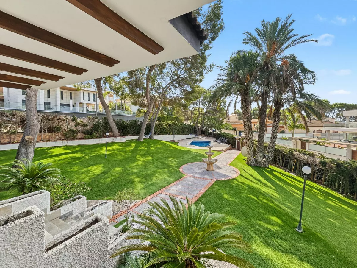 7-bedroom Villa In Orihuela, Spain (450 M²)