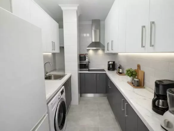 2-bedroom Apartment In Torremolinos, Spain (87 M²)