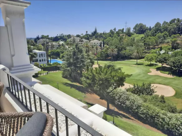 3-bedroom Apartment In Benahavis, Spain (109 M²)