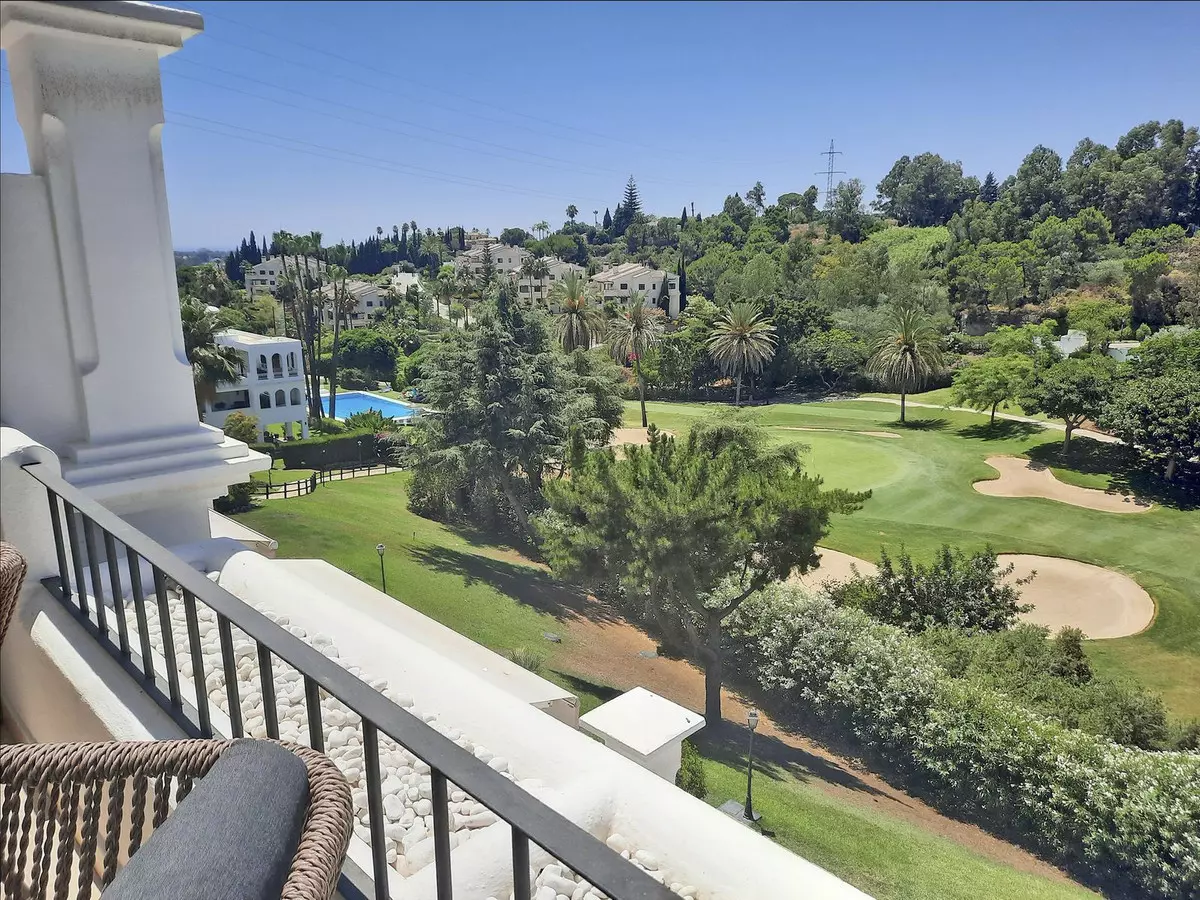3-bedroom Apartment In Benahavis, Spain (109 M²)