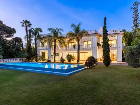 7-bedroom Villa In Estepona, Spain (761 M²)