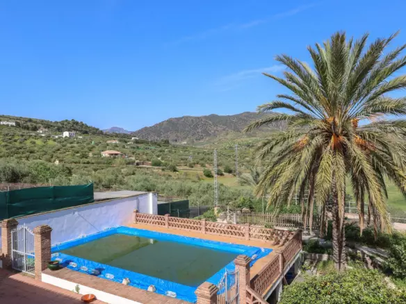 3-bedroom Country House In Álora, Spain (310 M²)
