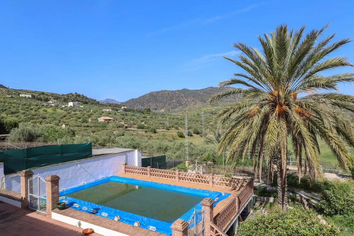 3-bedroom Country House In Álora, Spain (310 M²)