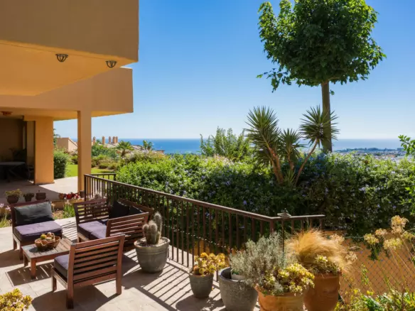 3-bedroom Apartment In Estepona, Spain (128 M²)