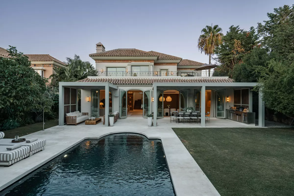 5-bedroom Villa In Marbella, Spain (441 M²)