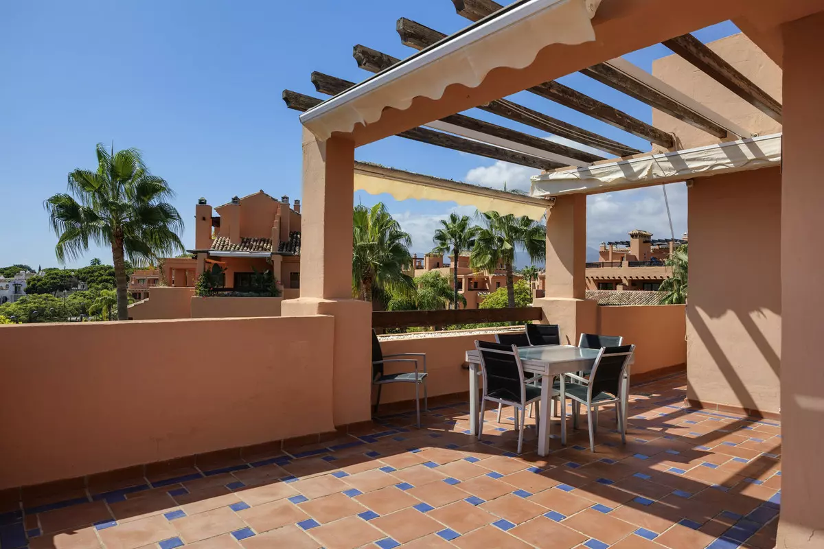 5-bedroom Apartment In Estepona, Spain (205 M²)