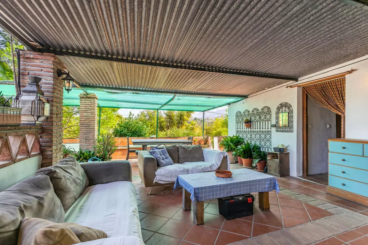 3-bedroom Country House In Coín, Spain (189 M²)