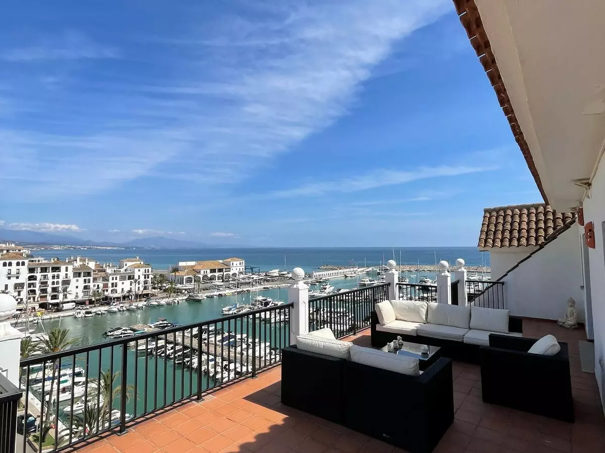 3-bedroom Apartment In Manilva, Spain (150 M²)