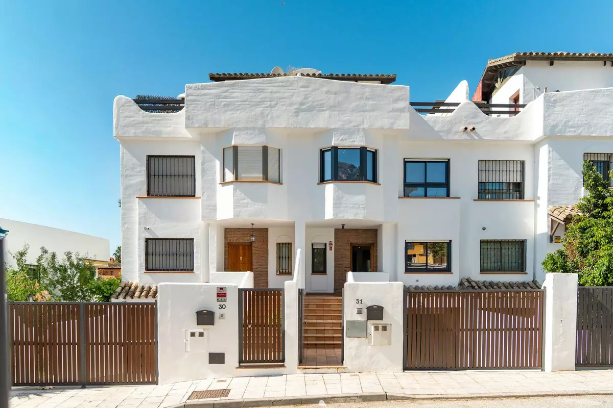 3-bedroom Town House In Marbella, Spain (240 M²)