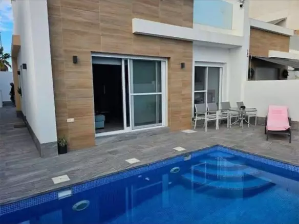 3-bedroom Villa In Murcia, Spain (88 M²)