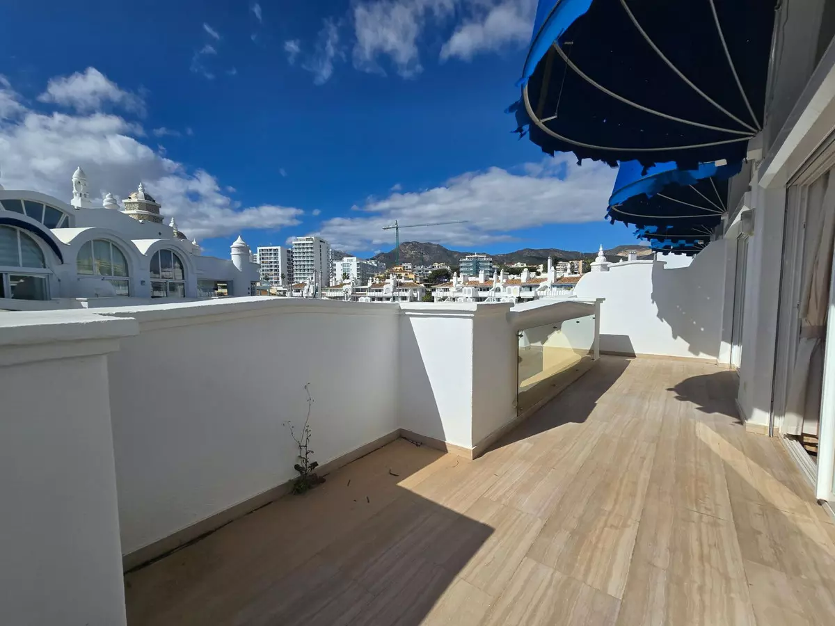 2-bedroom Apartment In Benalmádena, Spain (107 M²)