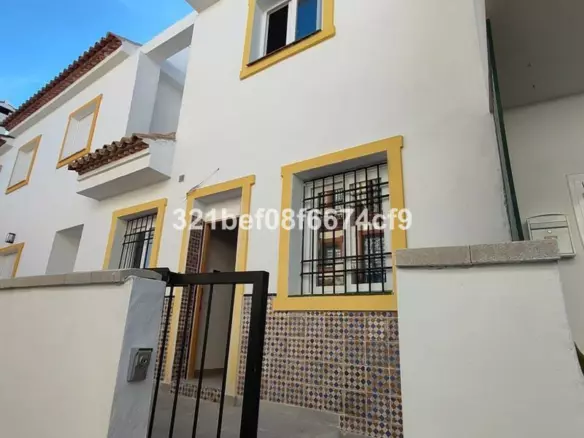 3-bedroom Town House In Estepona, Spain (270 M²)