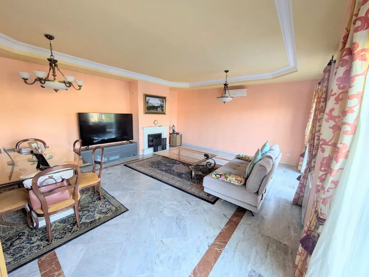 5-bedroom Villa In Málaga, Spain (403 M²)