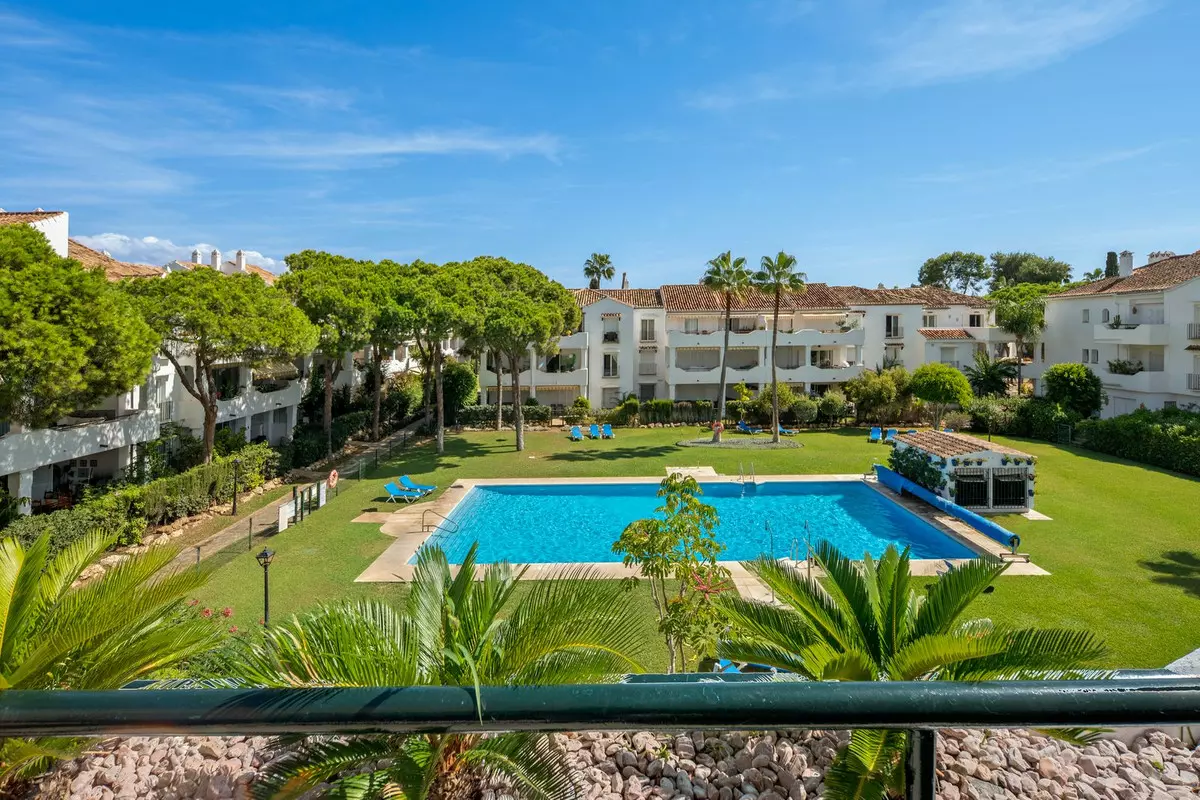 3-bedroom Apartment In Estepona, Spain (193 M²)