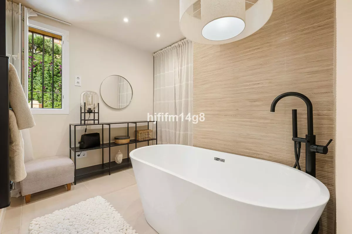 3-bedroom Apartment In Marbella, Spain (137 M²)
