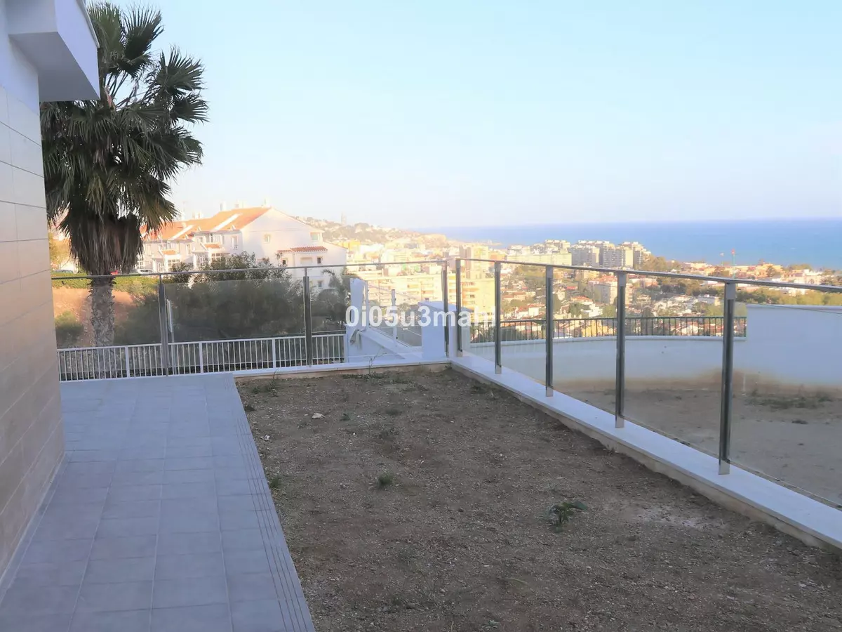 4-bedroom Villa In Málaga, Spain (292 M²)