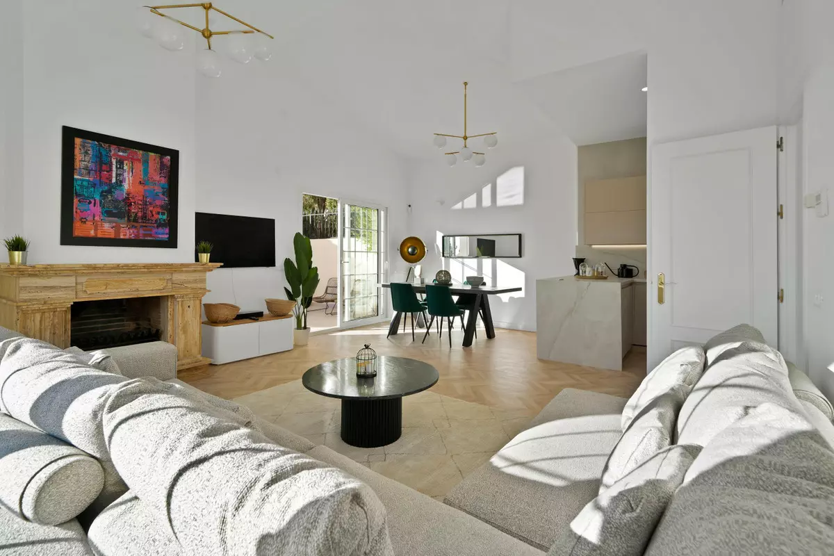 5-bedroom Town House In Marbella, Spain (242 M²)