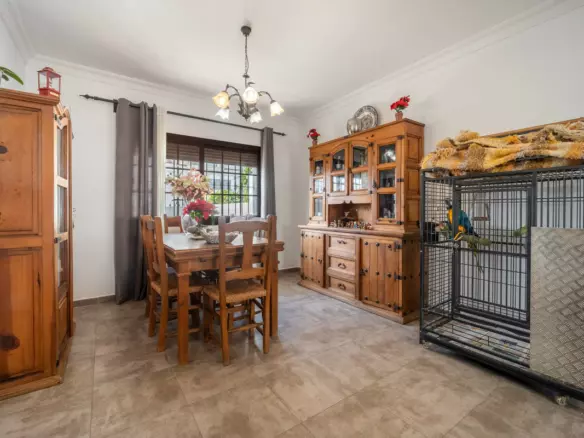 3-bedroom Villa In Estepona, Spain (306 M²)