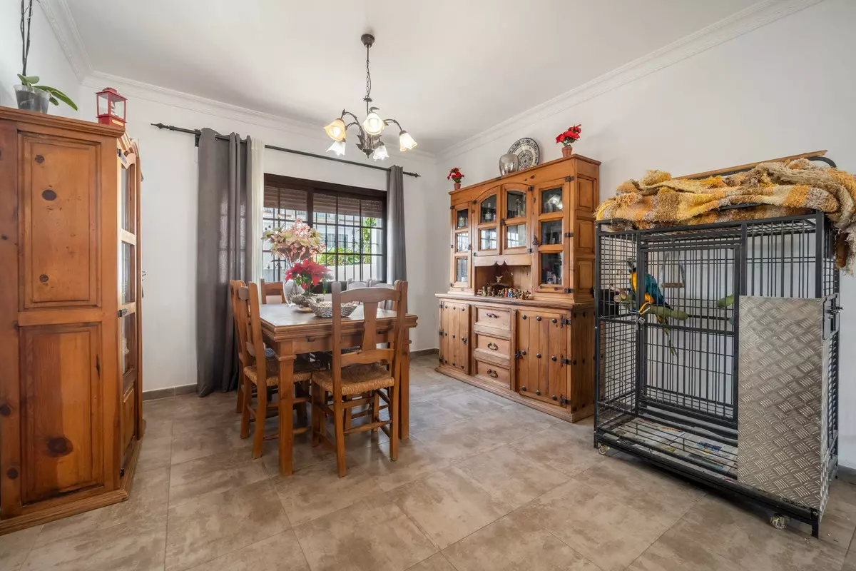 3-bedroom Villa In Estepona, Spain (306 M²)