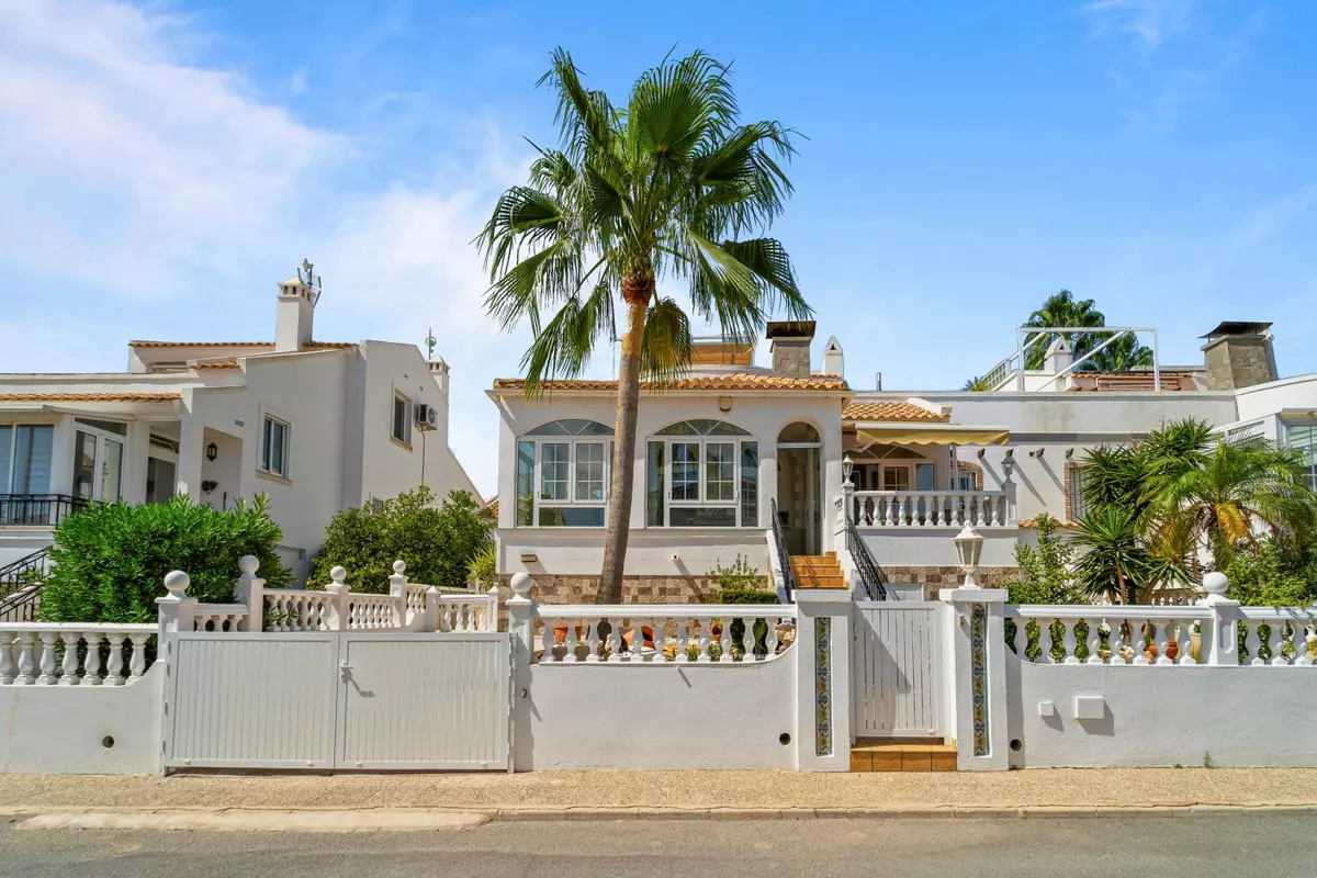 3-bedroom Villa In Orihuela, Spain (120 M²)