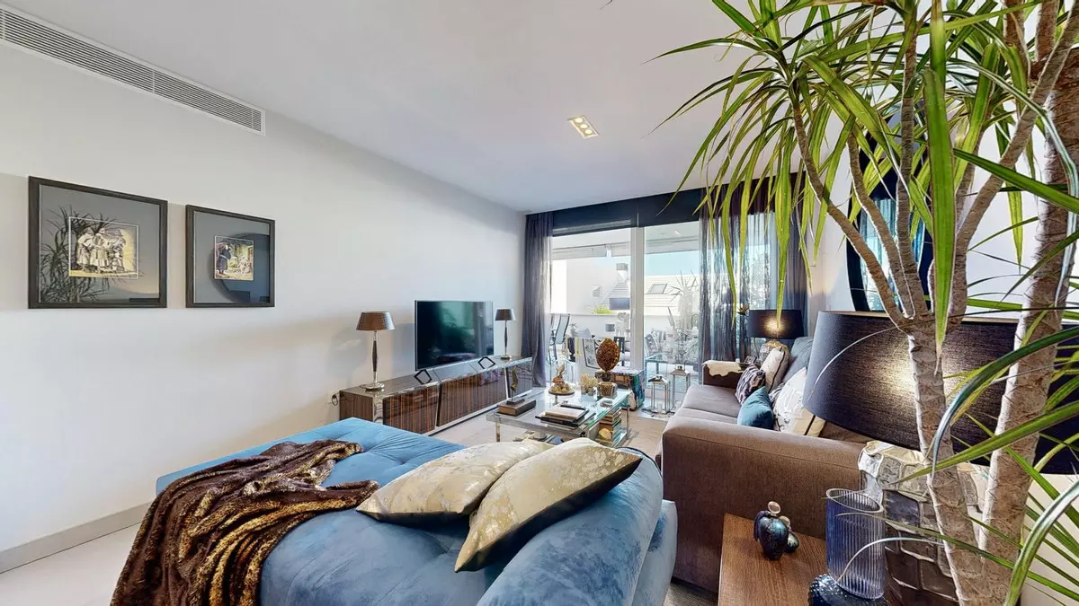 2-bedroom Apartment In Fuengirola, Spain (177 M²)