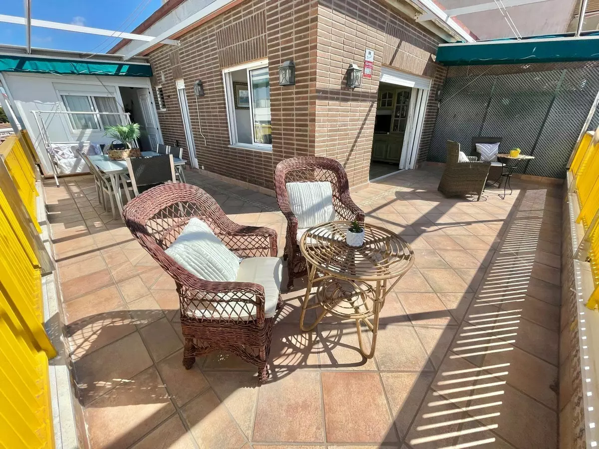 3-bedroom Apartment In Santa Pola, Spain (110 M²)