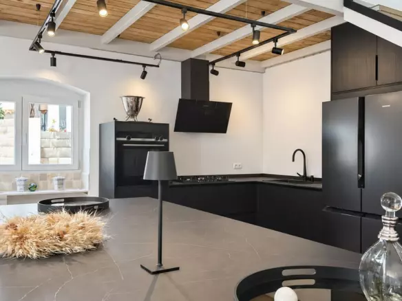5-bedroom Country House In Villanueva Del Rosario, Spain (360 M²)