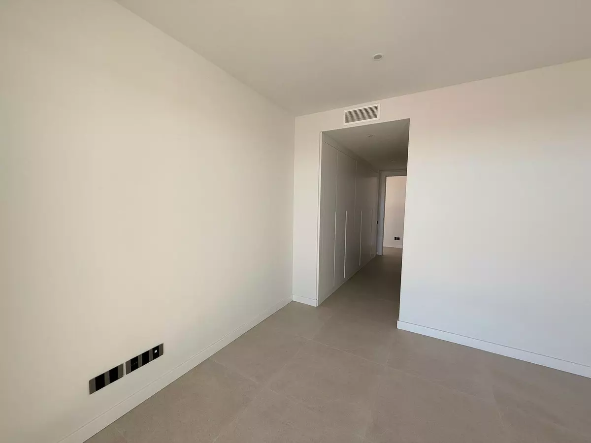 3-bedroom Apartment In Estepona, Spain (175 M²)