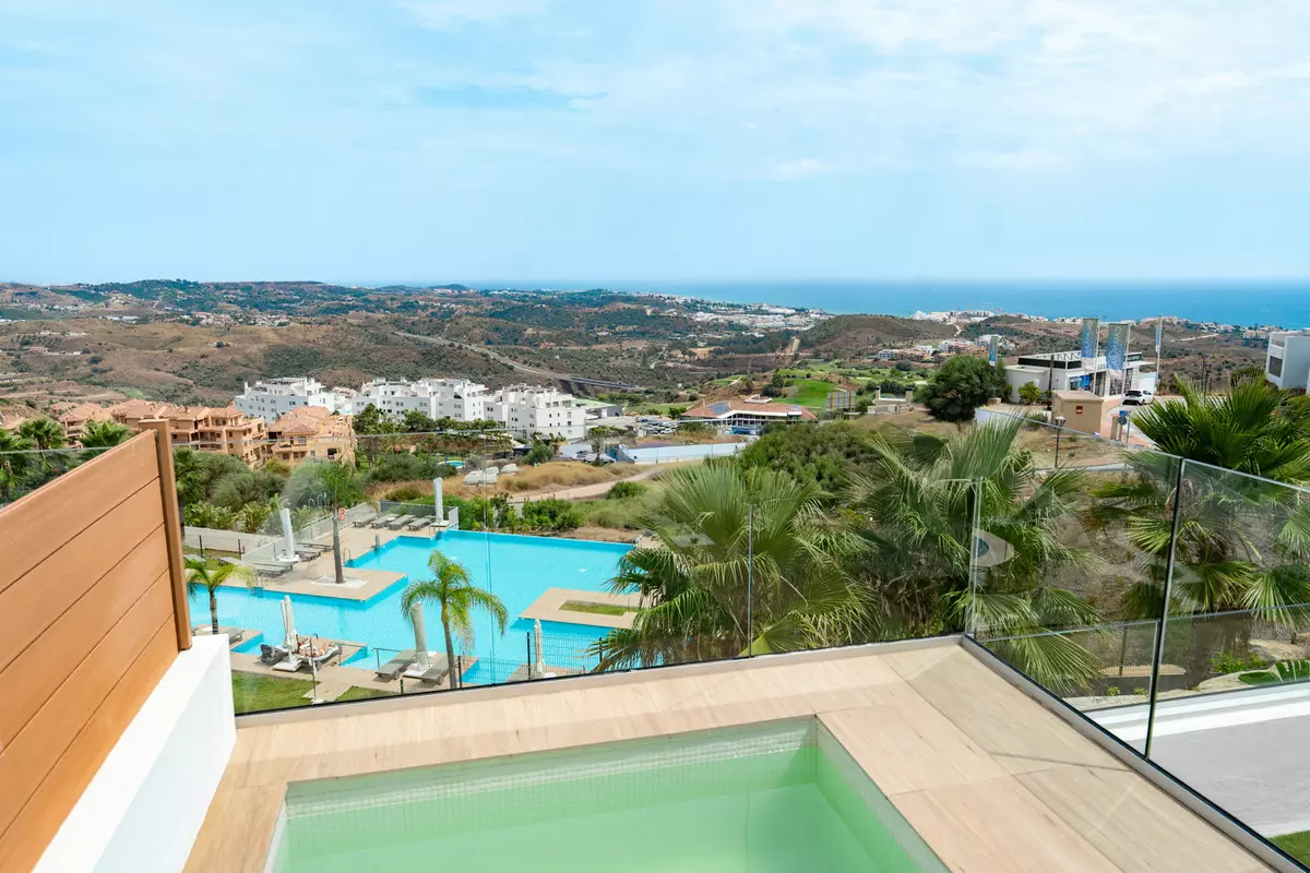 3-bedroom Apartment In Mijas, Spain (247 M²)