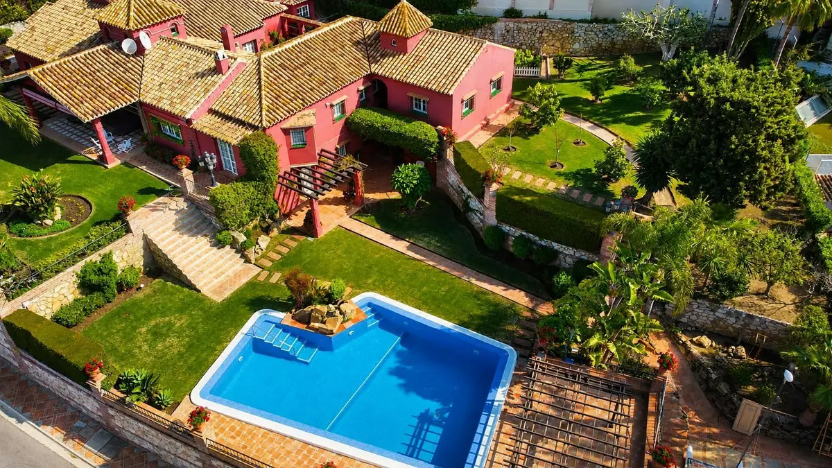 8-bedroom Villa In Benalmádena, Spain (885 M²)