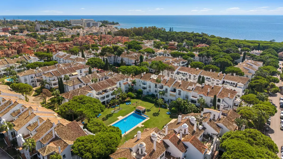 3-bedroom Apartment In Estepona, Spain (193 M²)