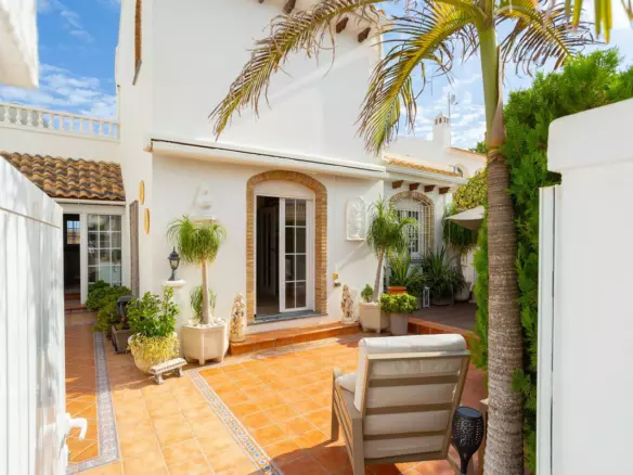 3-bedroom Villa In Orihuela, Spain (120 M²)