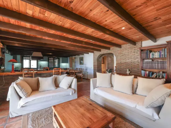 3-bedroom Villa In Guaro, Spain (222 M²)