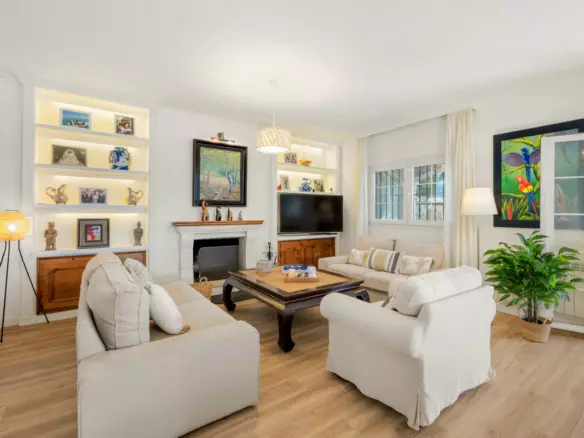 3-bedroom Villa In Estepona, Spain (210 M²)
