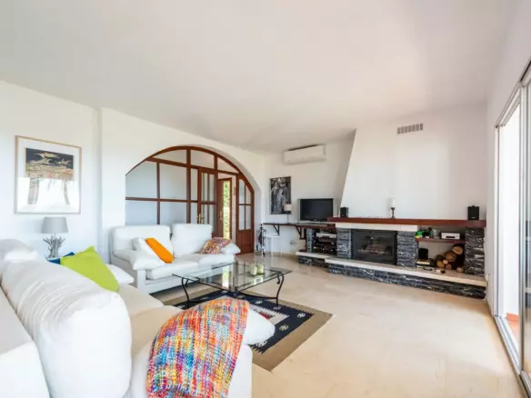 2-bedroom Town House In Estepona, Spain (135 M²)