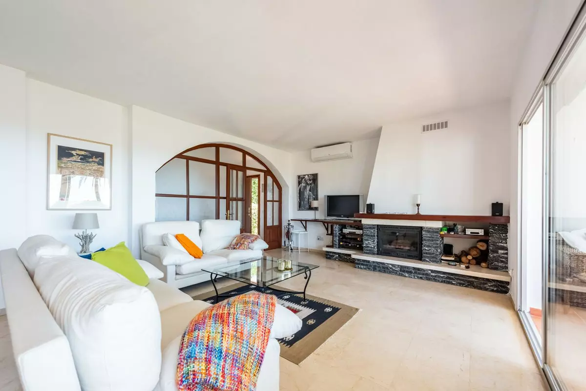 2-bedroom Town House In Estepona, Spain (135 M²)