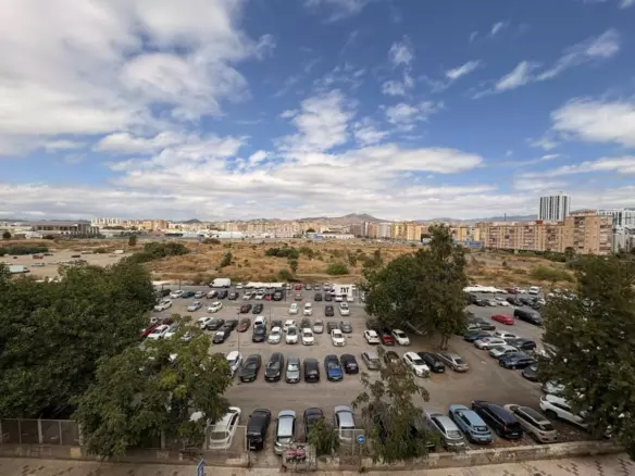 3-bedroom Apartment In Málaga, Spain (90 M²)