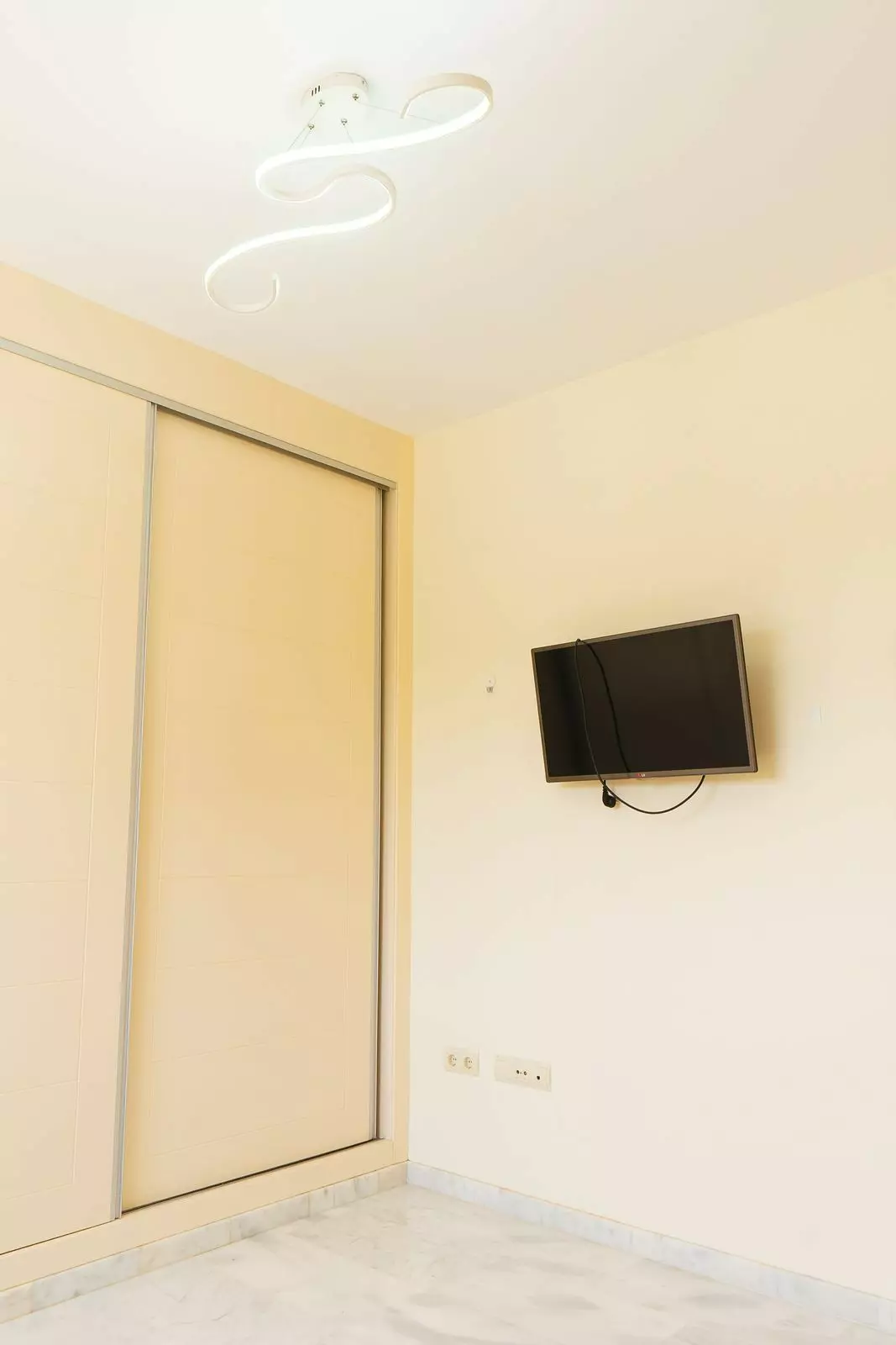 2-bedroom Apartment In Estepona, Spain (100 M²)